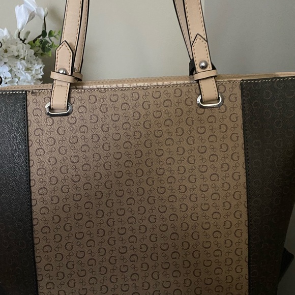 Guess Tote - Picture 3 of 3
